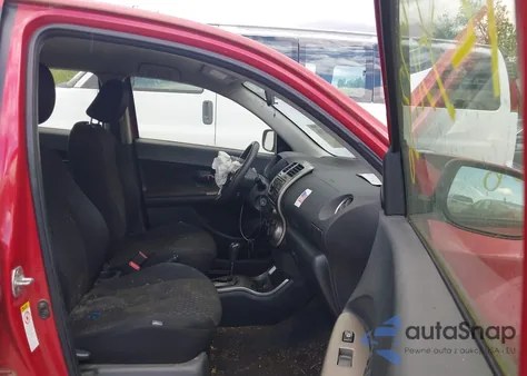 2013 Scion Xd 10 Series z USA, uszkodzony, nr VIN JTKKUPB44D1032769